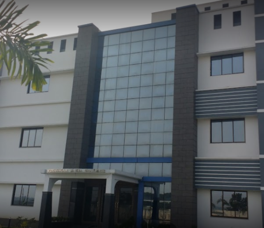 पैसे लेकर डिग्री बांटने वाले कॉलेजों पर लगेगा ताला