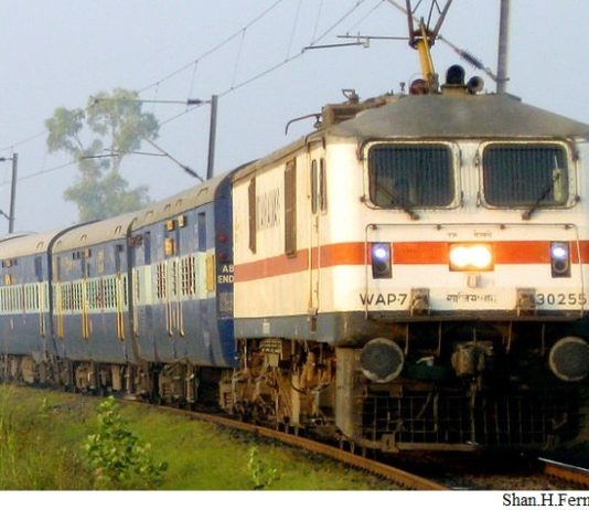 लम्बी लाइनों से बचे, यूटीएस बुक करें जनरल रेलवे टिकट पाए