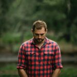 लघुकथा:नजर मत चुराओ